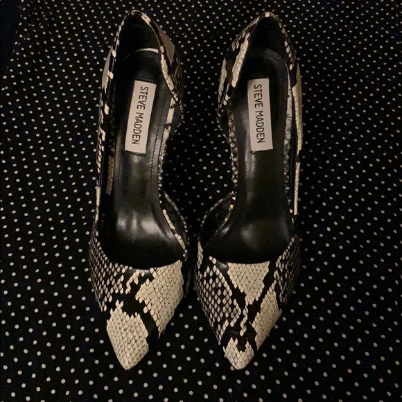 Heels - Picture 2 of 5